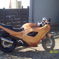 Suzuki GSX 600 F