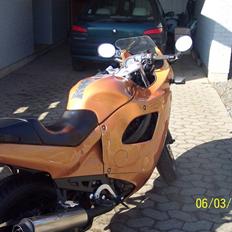 Suzuki GSX 600 F