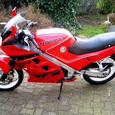 Honda VFR 750 F [SOLGT]