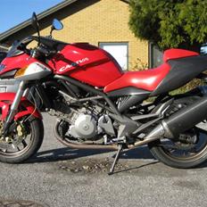 Cagiva V-Raptor 1000