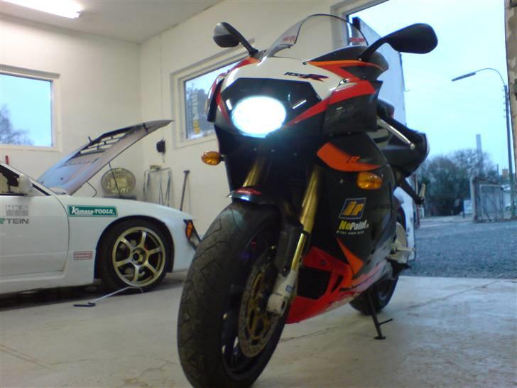 Aprilia RSV mille R **SOLGT** - Lys igennem den nye lygte billede 20