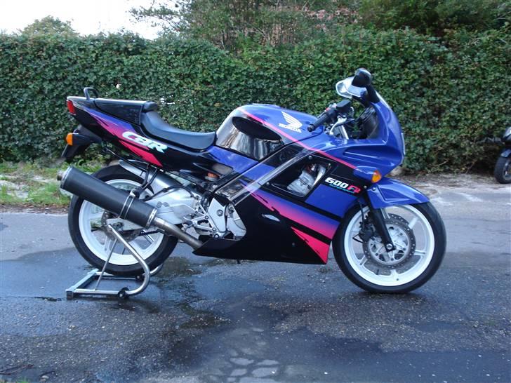 Honda CBR 600 F2 billede 1