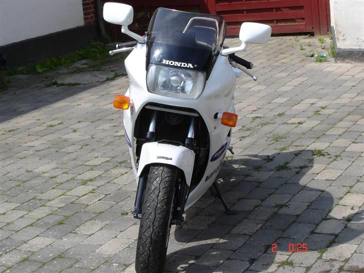 Honda vfr 750 f rc24 billede 10