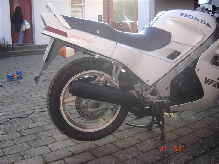 Honda vfr 750 f rc24 billede 19