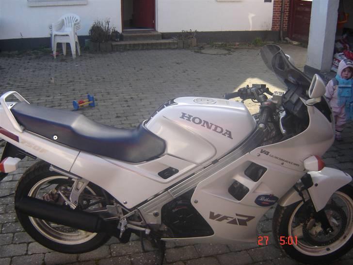 Honda vfr 750 f rc24 billede 20