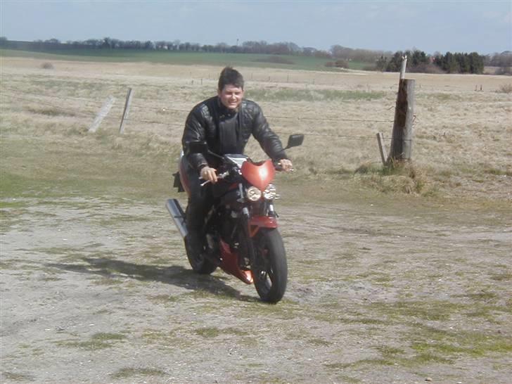 Honda VT 600 Shadow [Solgt] - Suzuki GS 500 - Streetfigther ombygget. - hævet i bagende - sænket foran - dobbelt lygter - special kåbedele + meget mere, så kender næsten enhver skrue på en Gs´er.... [Solgt] - Obs GS´er dele til salg - knfilter - forlygter og minikåbe over lygter billede 10