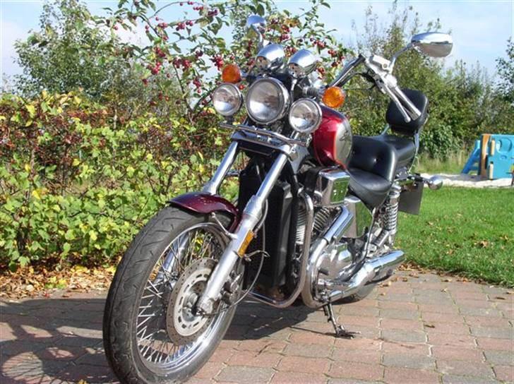 Honda VT 800 Shadow billede 2