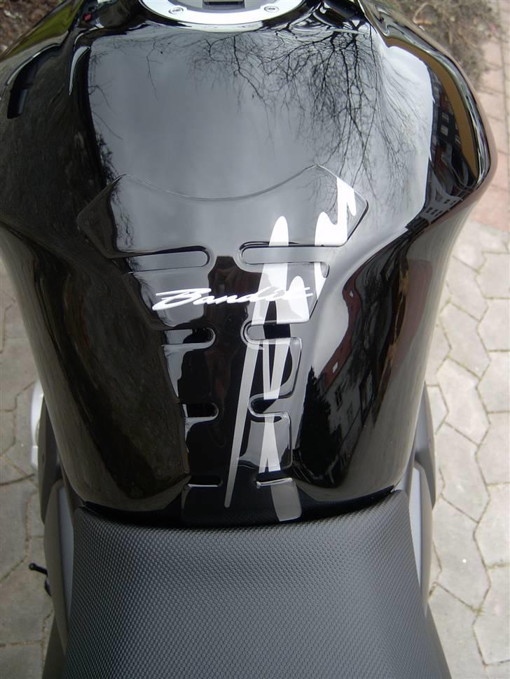 Suzuki GSF650 AK8 ( Solgt ) billede 3