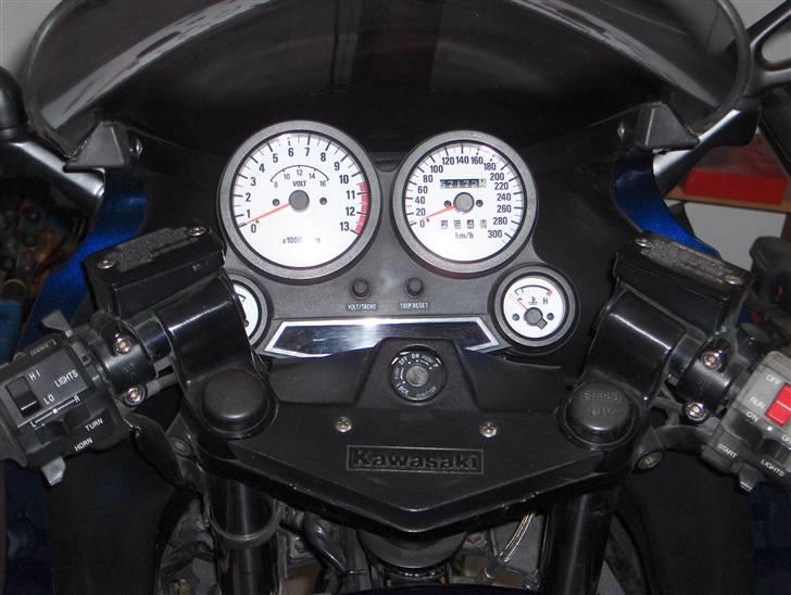 Kawasaki Gpz 900R - Hvide urskiver billede 10