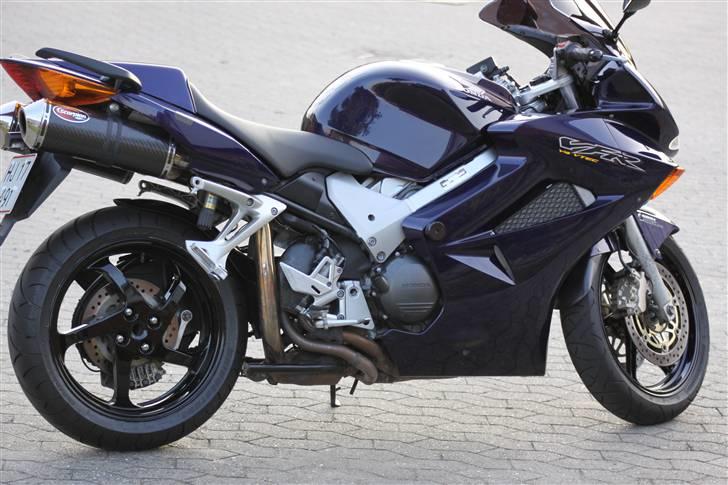 Honda vfr 800 vtec billede 1