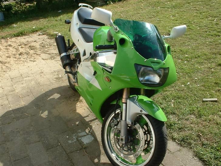 Kawasaki ZXR 400 billede 3