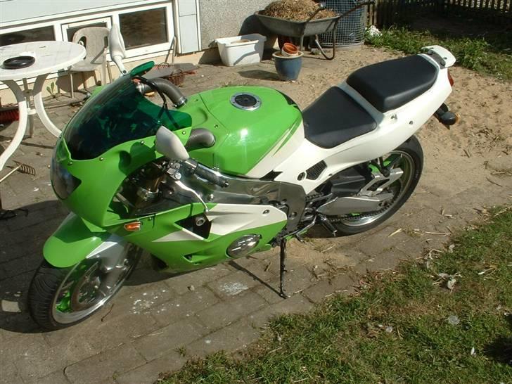 Kawasaki ZXR 400 billede 5