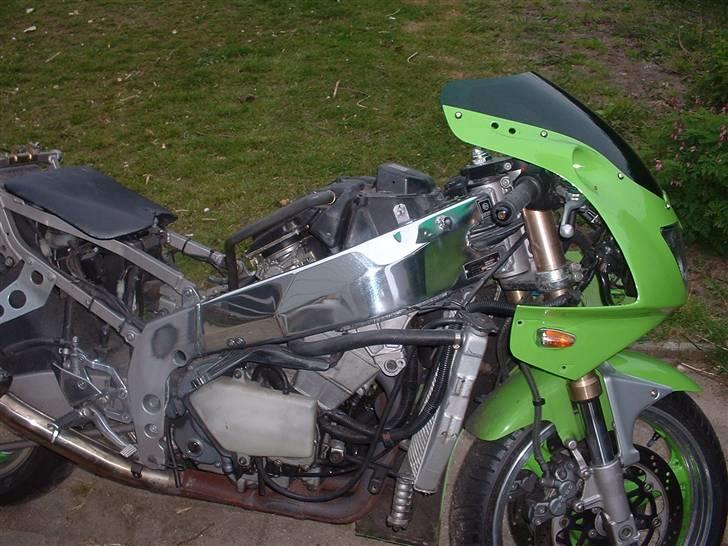 Kawasaki ZXR 400 billede 9