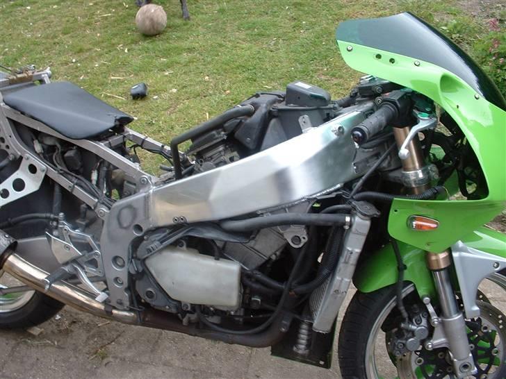 Kawasaki ZXR 400 billede 10