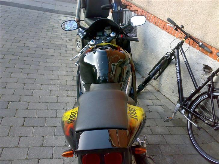 Yamaha yzf r1 billede 8