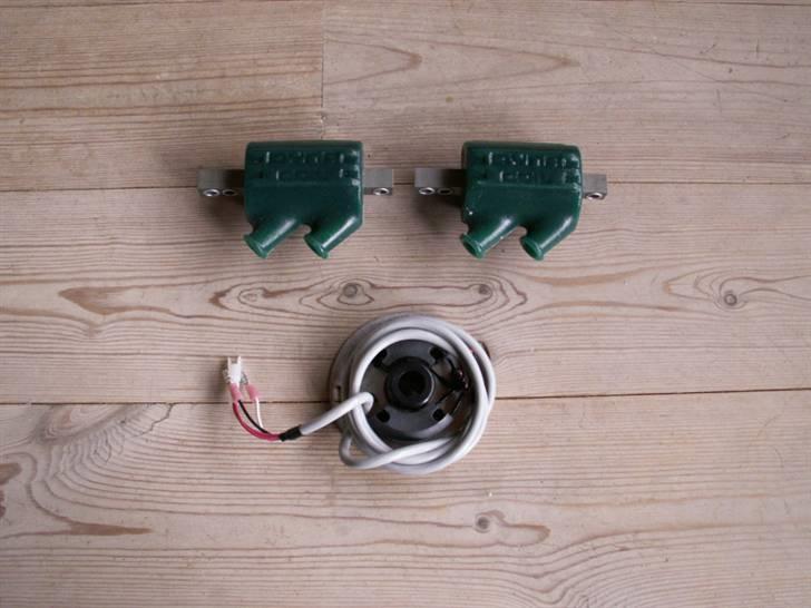 Suzuki GS 550 E - elektronisk tænding og tændspoler billede 10