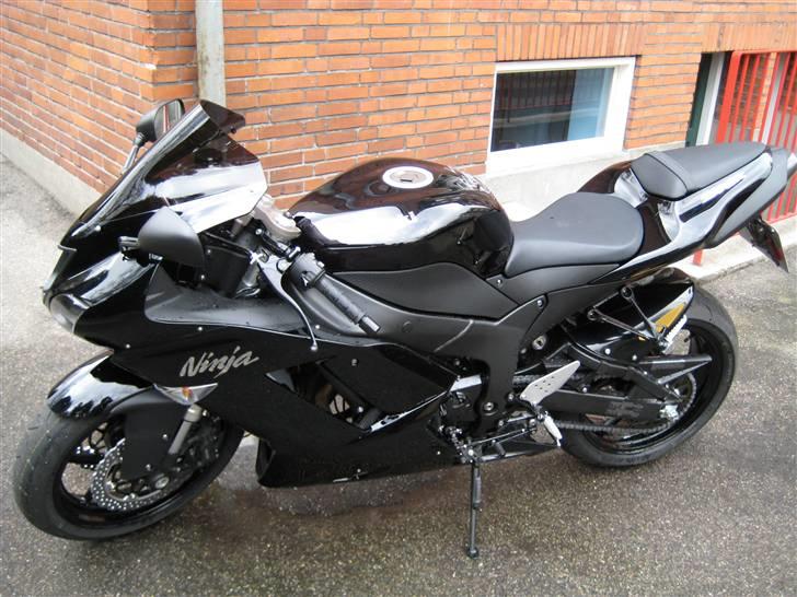 Kawasaki ZX6R *SOLGT* billede 3
