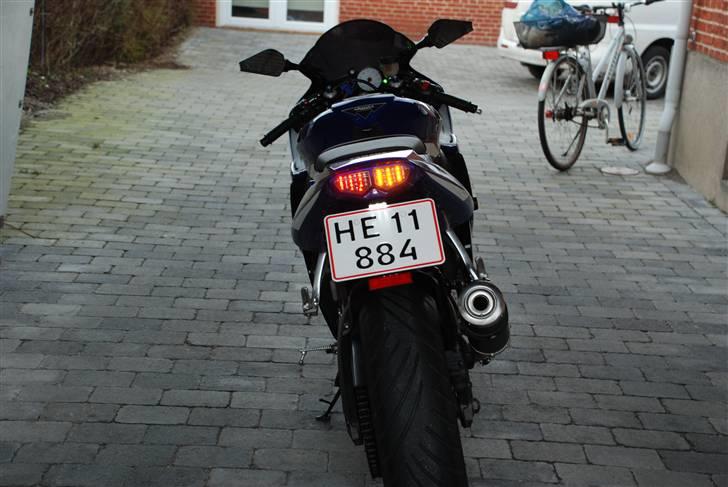 Yamaha YZF R6 - Ny potte, blinklys indbygget i baglygten, lille nummerpladeholder billede 18