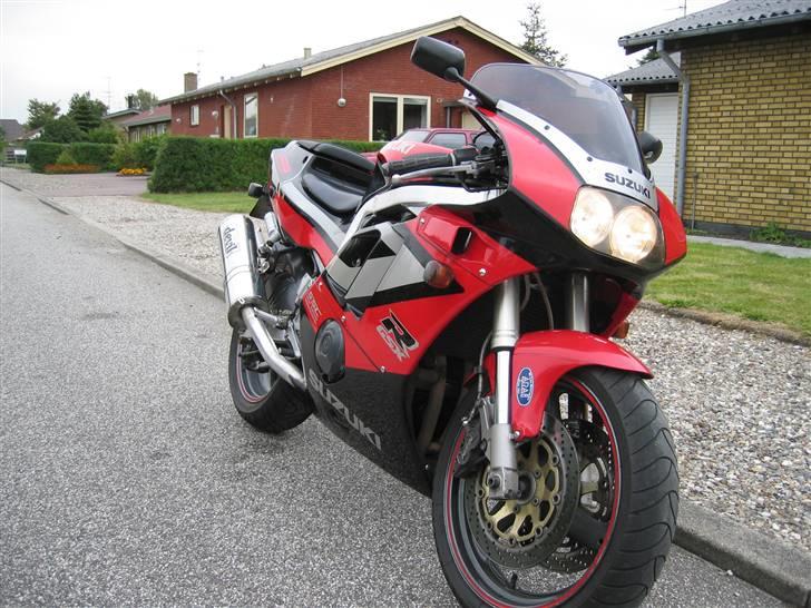 Suzuki GSXR 400r gk 76 billede 1