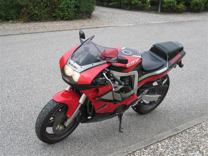 Suzuki GSXR 400r gk 76 billede 2