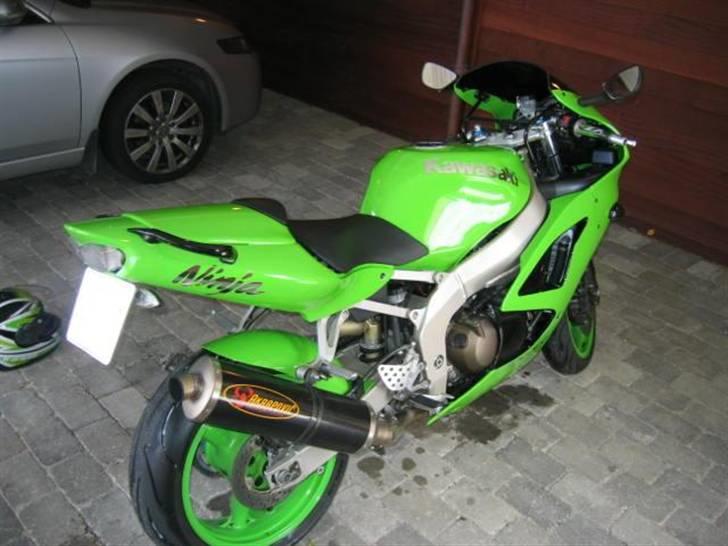 Kawasaki zx6r Totalt skadet  billede 3