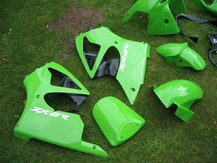 Kawasaki zx6r Totalt skadet  billede 4