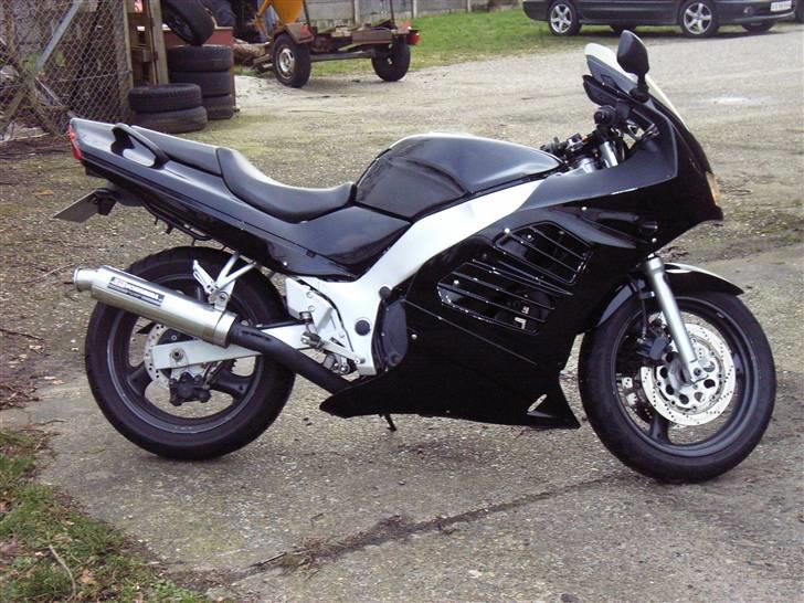 Suzuki RF 600 R billede 8