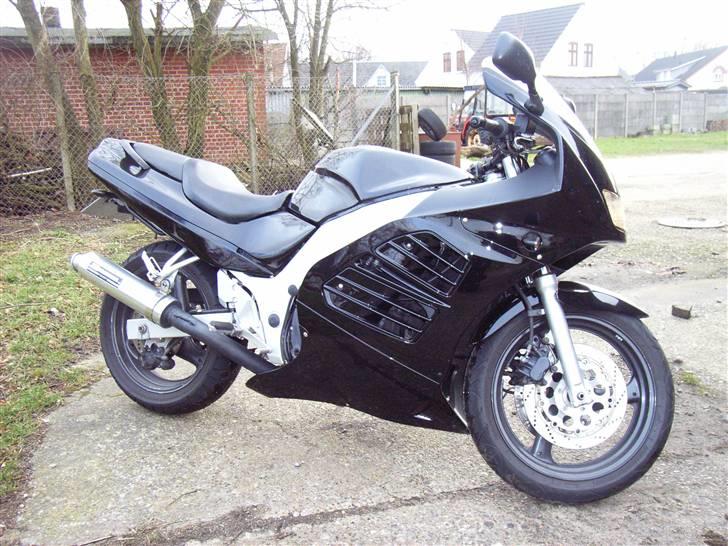 Suzuki RF 600 R billede 9