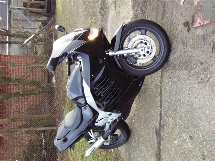 Suzuki RF 600 R billede 10