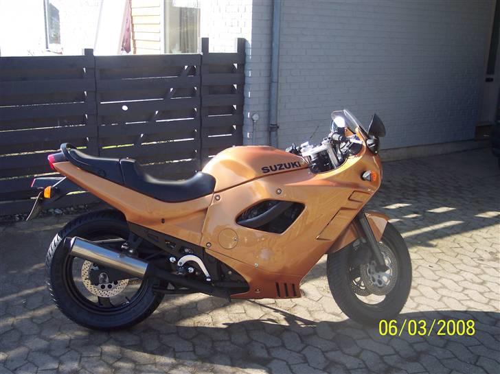 Suzuki GSX 600 F billede 1