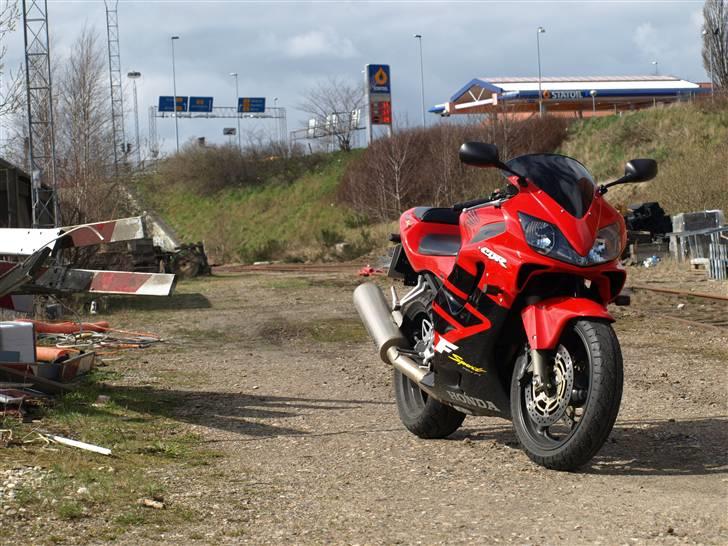 Honda CBR 600 F4 Sport *SOLGT* billede 4