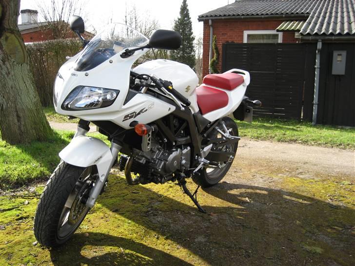 Suzuki sv650sak8 (solgt) billede 4