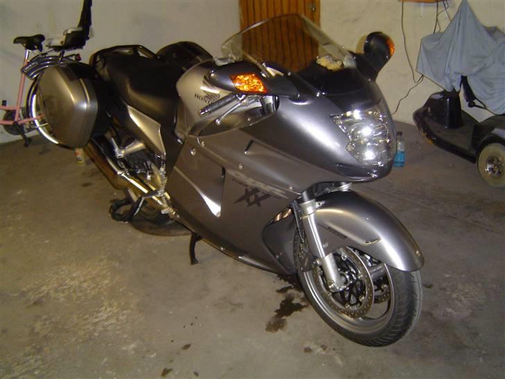 Honda CBR 1100 XX - Forfra billede 7