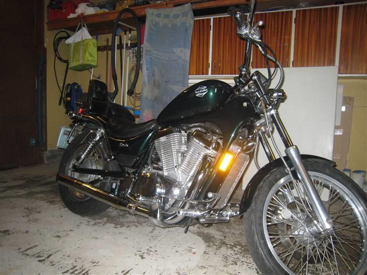 Suzuki VS 700 Intruder *solgt* - Nypudset til foråret. billede 1