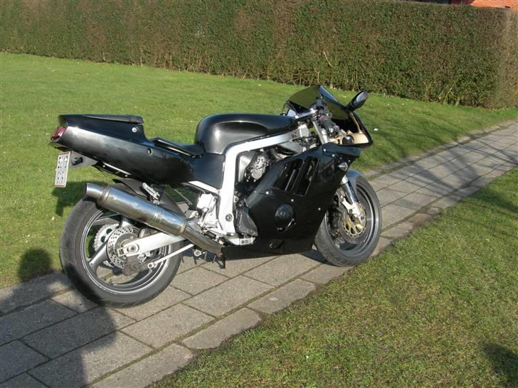 Suzuki gsxr 400 R billede 6