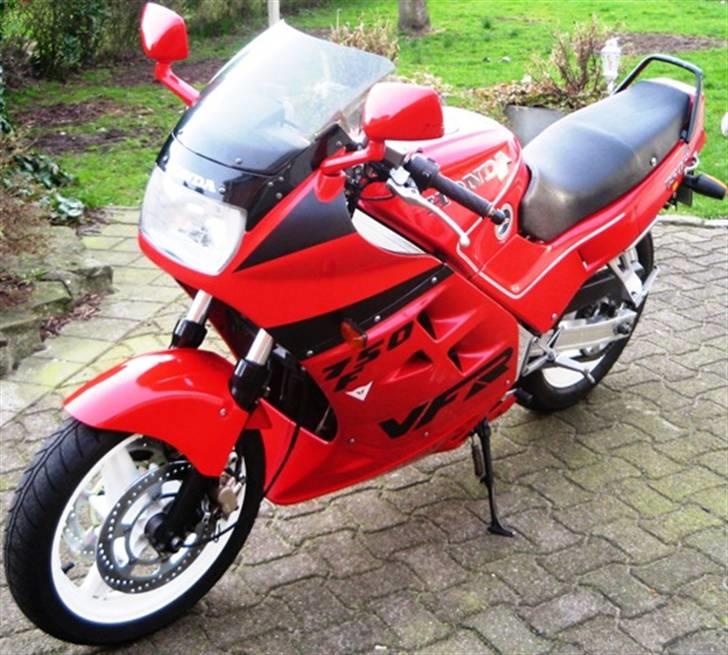 Honda VFR 750 F [SOLGT] - Så er der kommet nummerplade på cyklen d. 29. februar 2008 (billede 1) billede 1