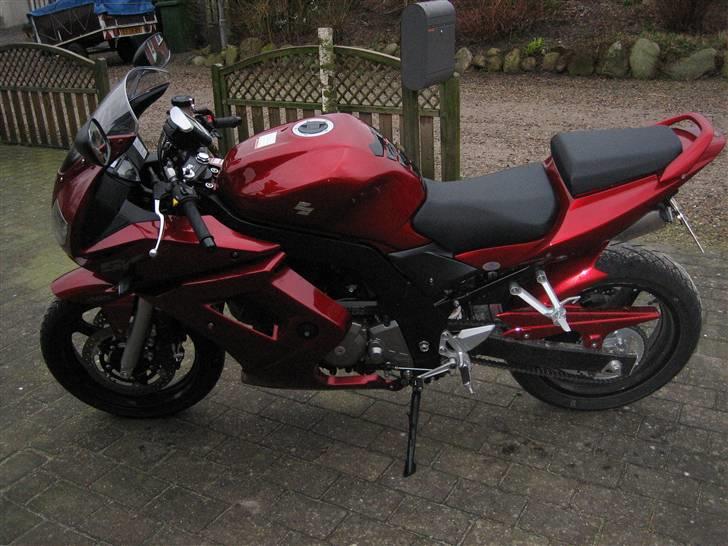 Suzuki SV650S *SOLGT* billede 3