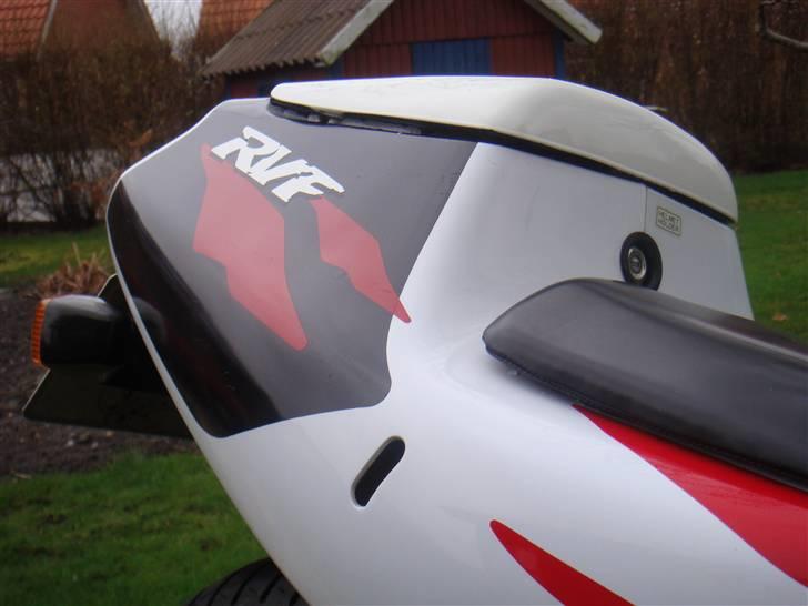 Honda RVF 400 (TOTAL SKADET) billede 5