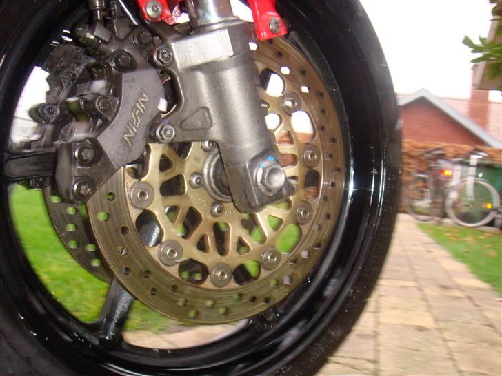 Honda RVF 400 (TOTAL SKADET) billede 7