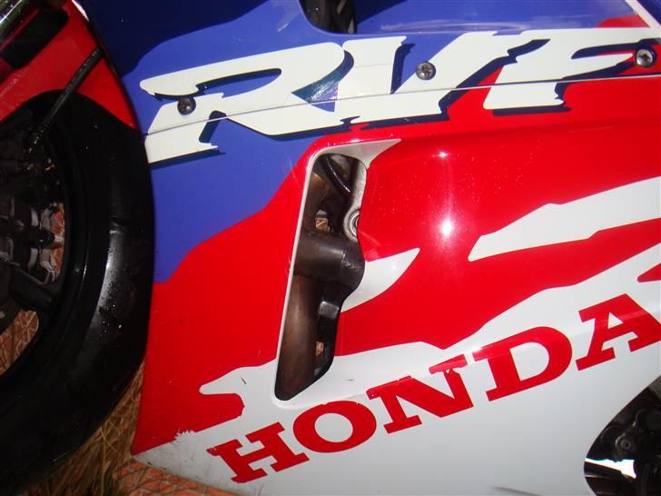 Honda RVF 400 (TOTAL SKADET) billede 9