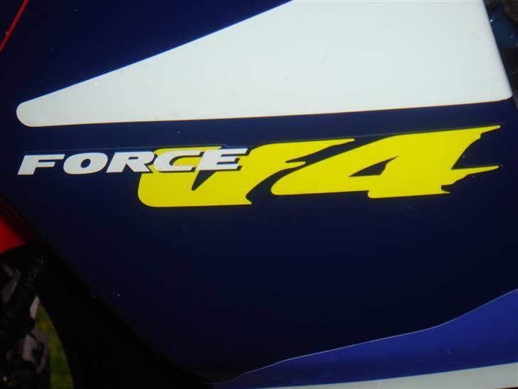 Honda RVF 400 (TOTAL SKADET) billede 10