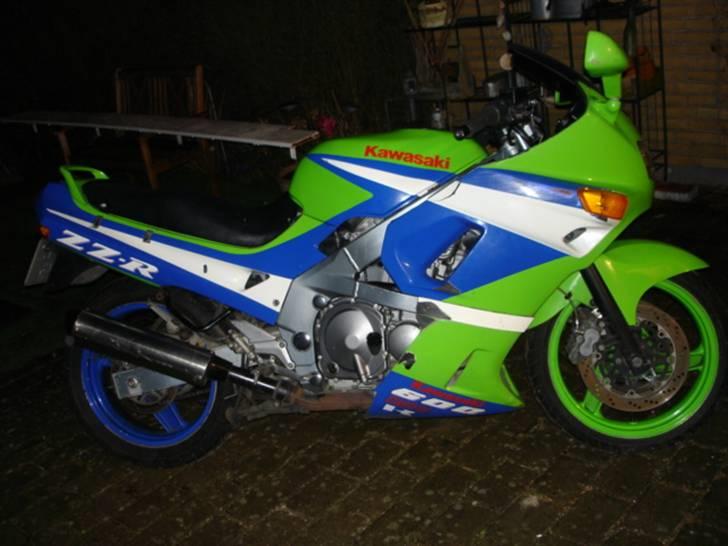 Kawasaki ZZR 600    * solgt * - En tur på siden, ikke så fedt billede 16