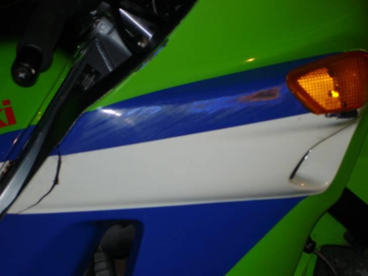 Kawasaki ZZR 600    * solgt * - Desværre en lille revne i kåben, øv billede 17