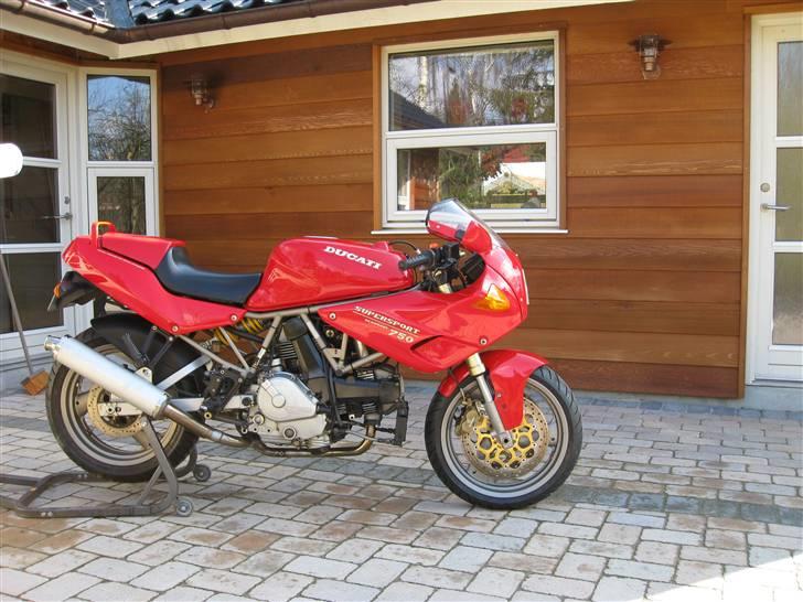 Ducati 750 SuperSport Nuda - Samlet igen og klar til 2008 billede 6