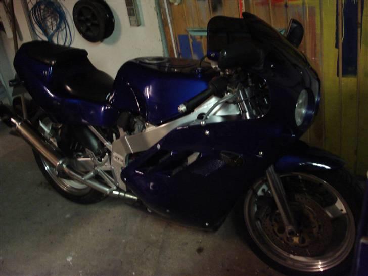 Suzuki gsxr 400 r billede 7