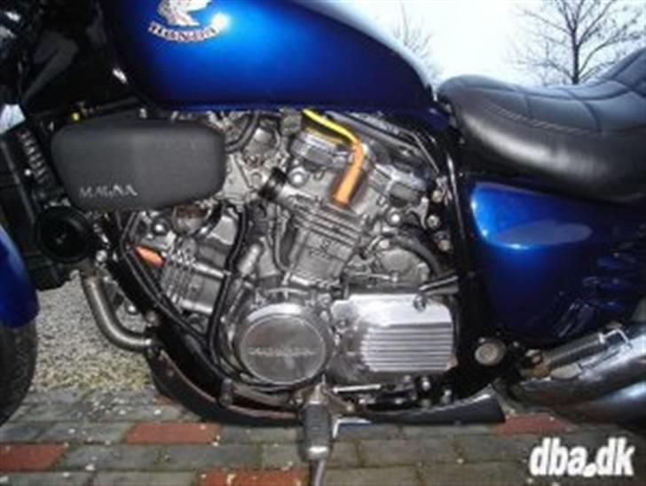 Honda Super Magna 700 ccm - Motor venstre billede 4