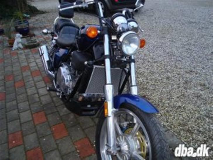 Honda Super Magna 700 ccm - Forfra billede 6