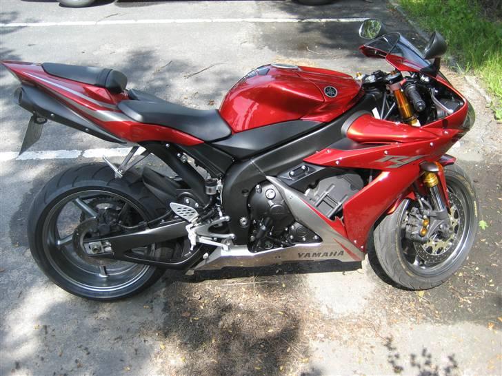 Yamaha YZF R1 billede 2