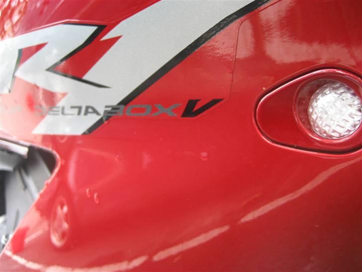 Yamaha YZF R1 billede 4