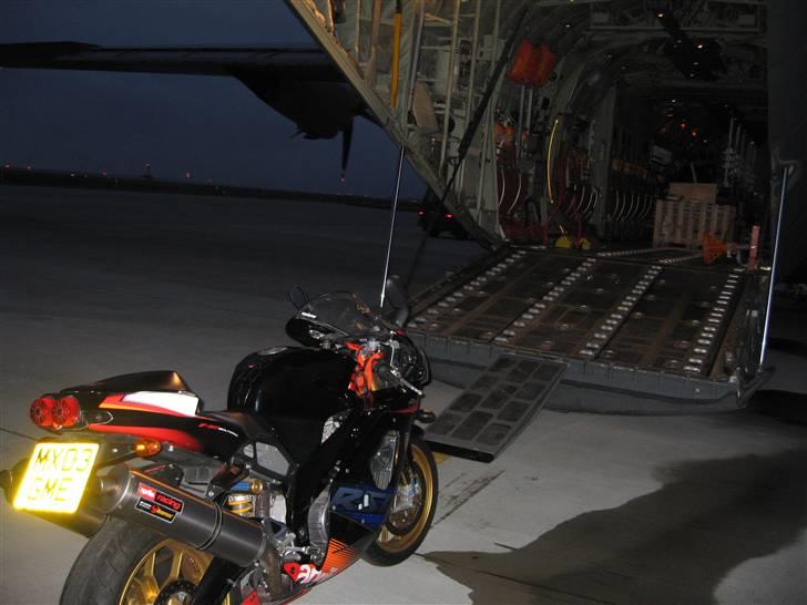 Aprilia RSV Mille R - C130 hercules special delivery billede 6
